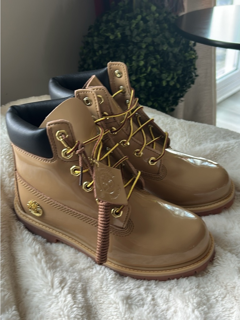 Timberland Girls Tan Patent Lace-Up Ankle Boots